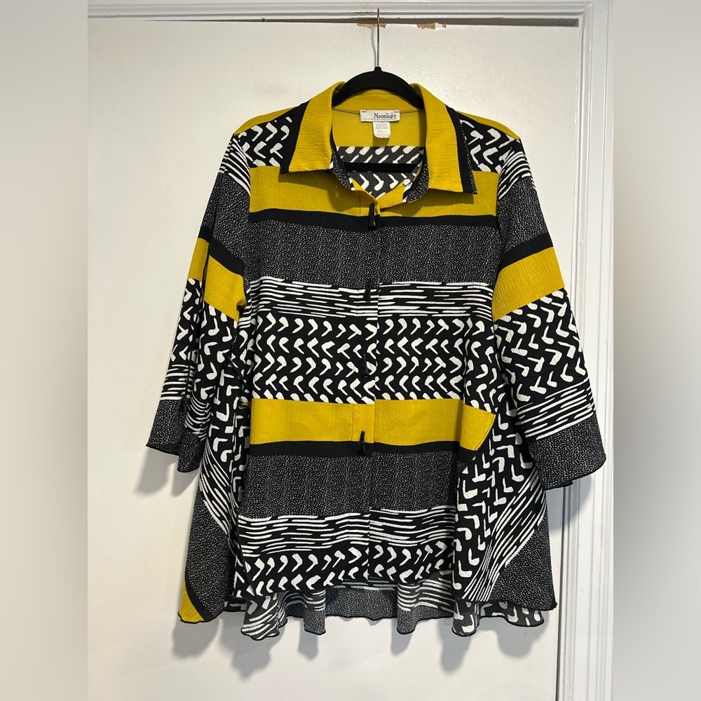 Moonlight Sz:L Black/ White/ Yellow Abstract Geometric Crinkled Boxy Top Jacket.
